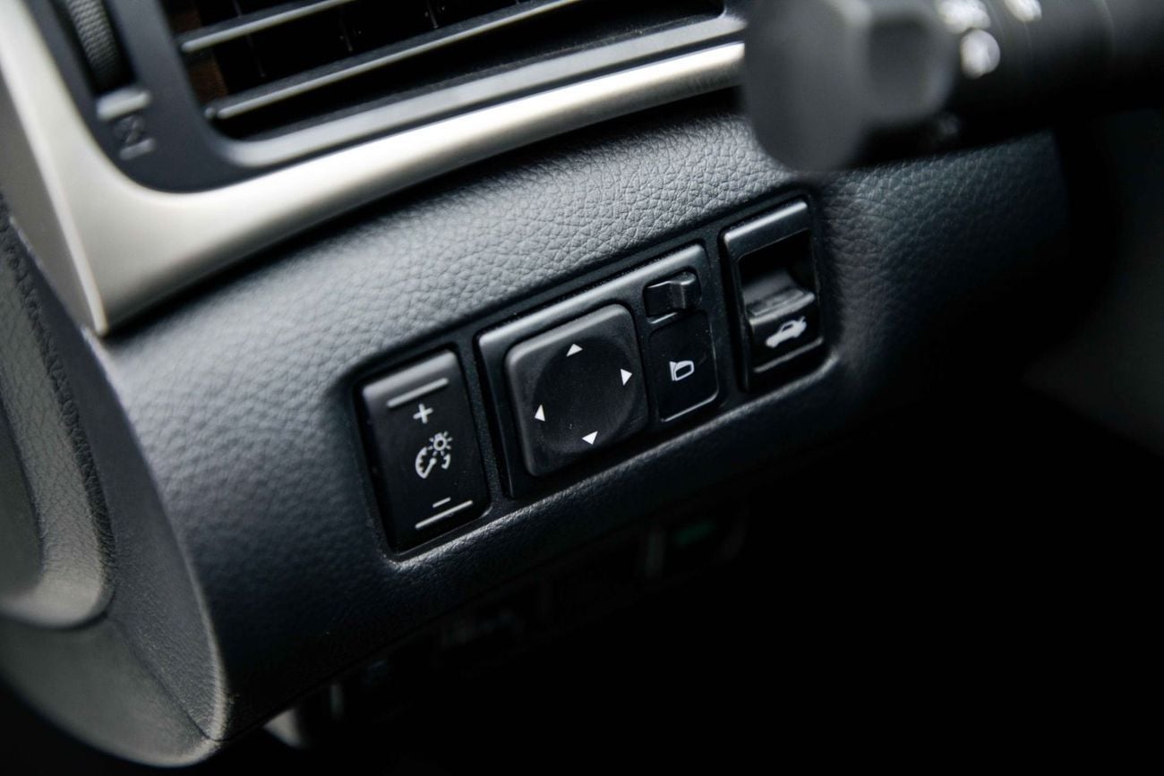 Nissan Sylphy Classic XE Comfort 1.6L - White Inside Black | Export Only