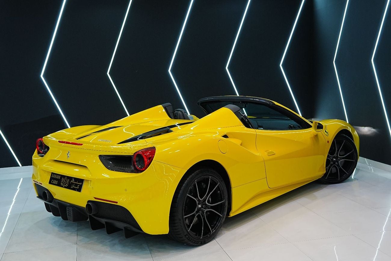 Ferrari 488 Spider STANDARD Carbon Fiber Pack, Passenger Display, JBL Audio, GCC Specs!!