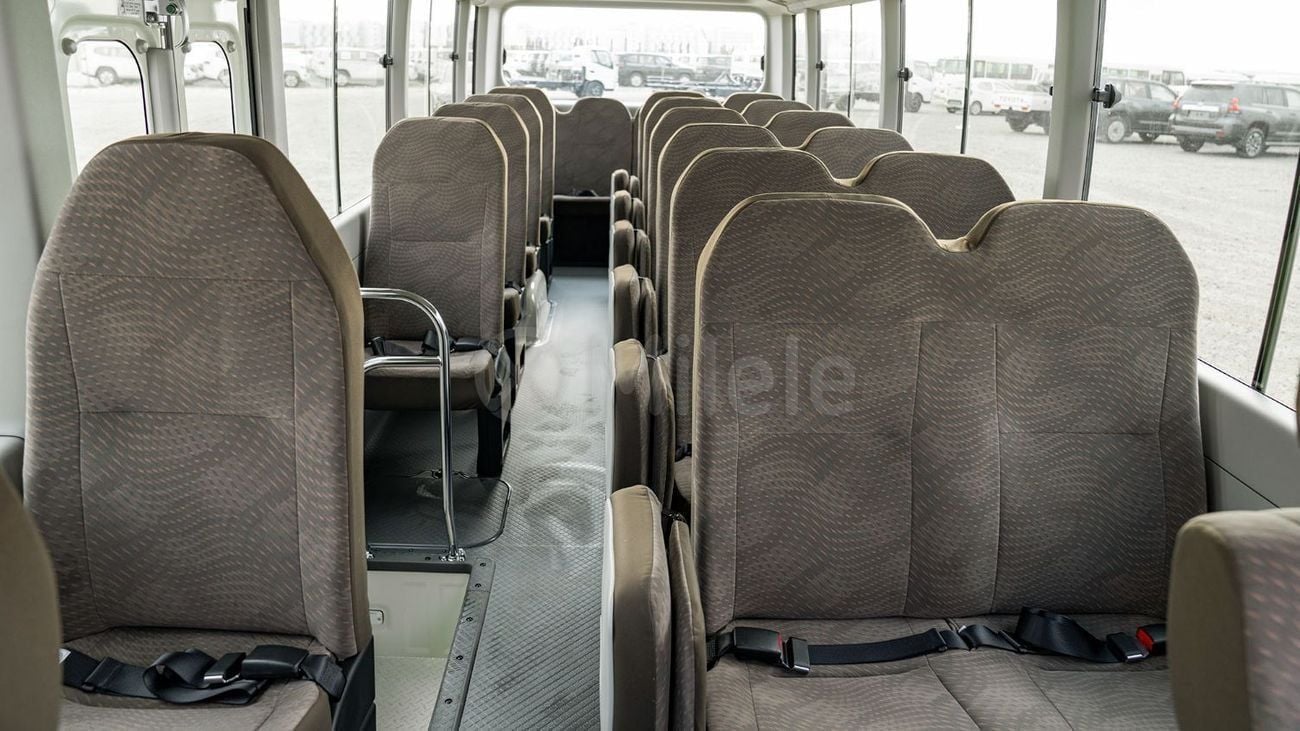 Toyota Coaster .