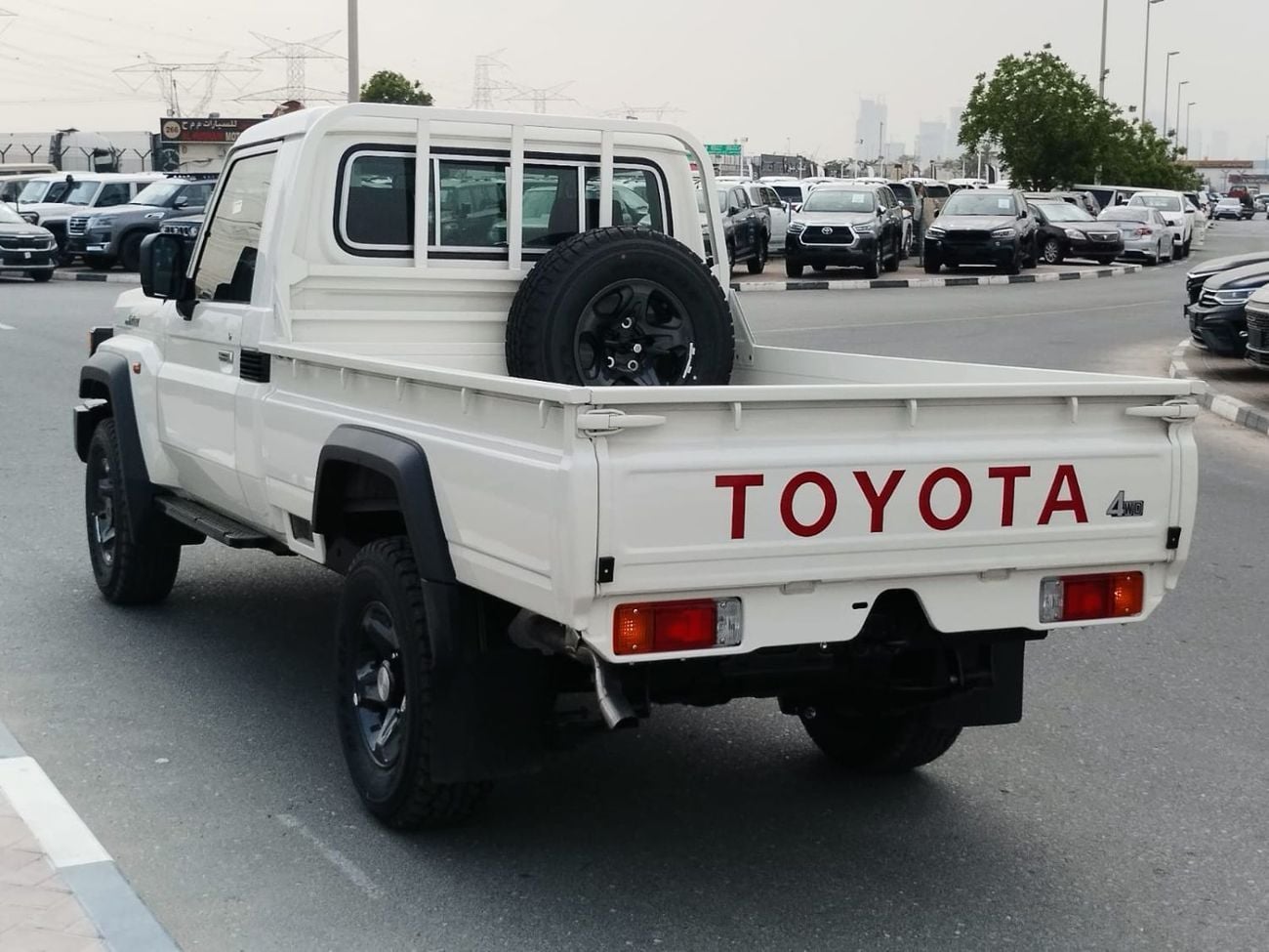 Toyota Land Cruiser Pickup 70 LC79 2.8L SINGLE CAB M/T LC79 2.8L SC M/T RHD - OPEN DESTINATION