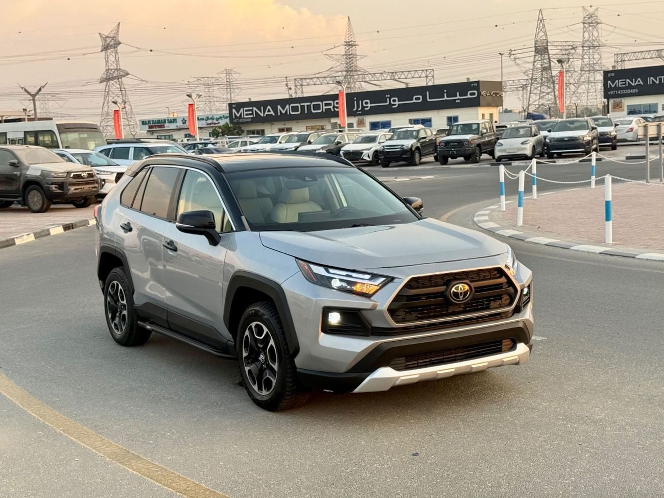 Toyota RAV4 LE 2022 TOYOTA RAV4 XLE MOONROOF 2.5L 4WD KM: 56000