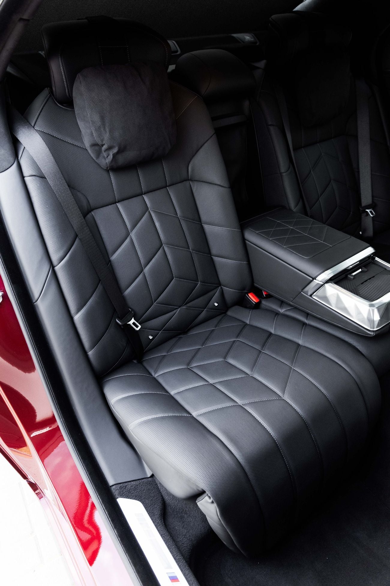 BMW 740i MASTERCLASS M SPORT PACKAGE BMW 740i – 2026 | GCC | Only 2,050 KM | 2 Years Warranty | AED 449,000