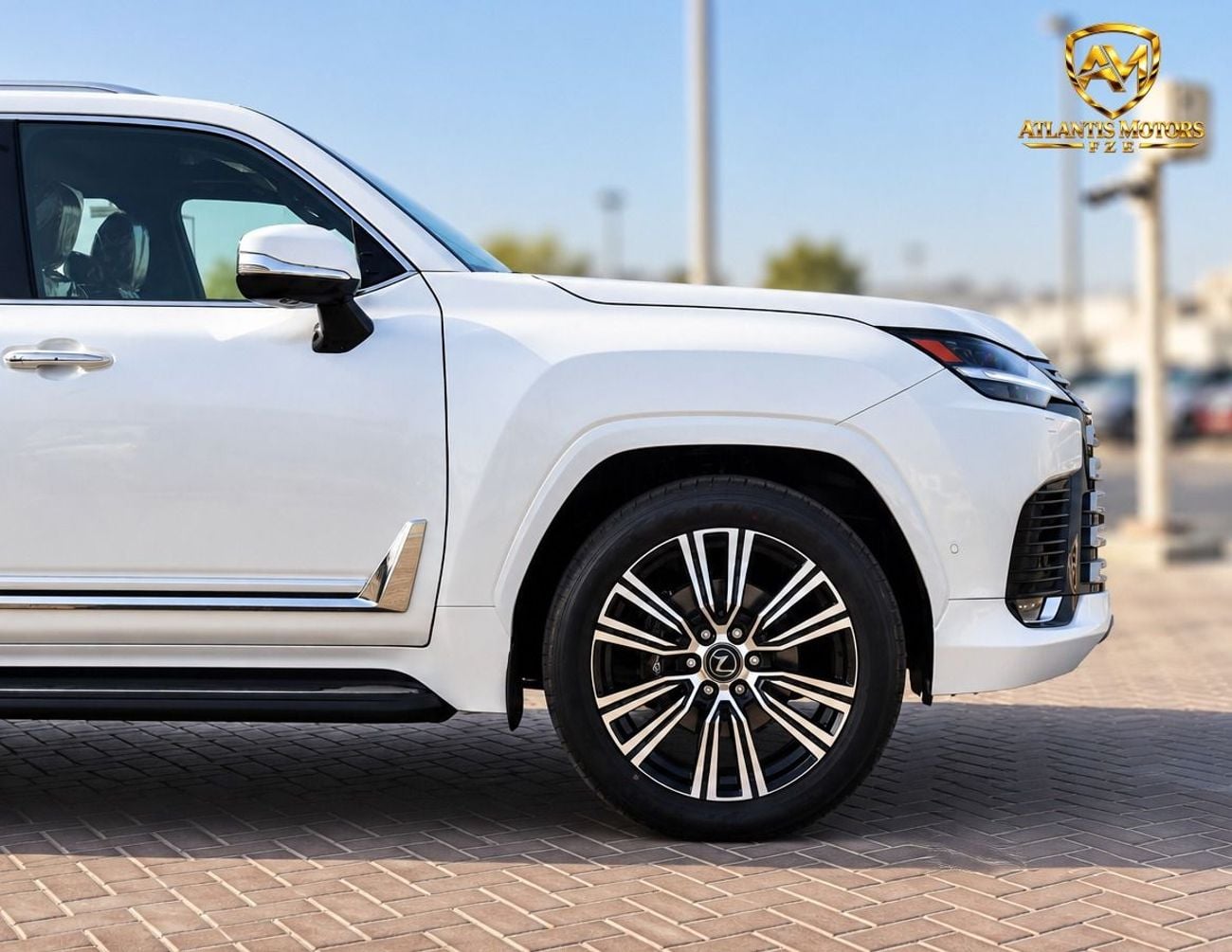 لكزس LX 700h سيجنتشر