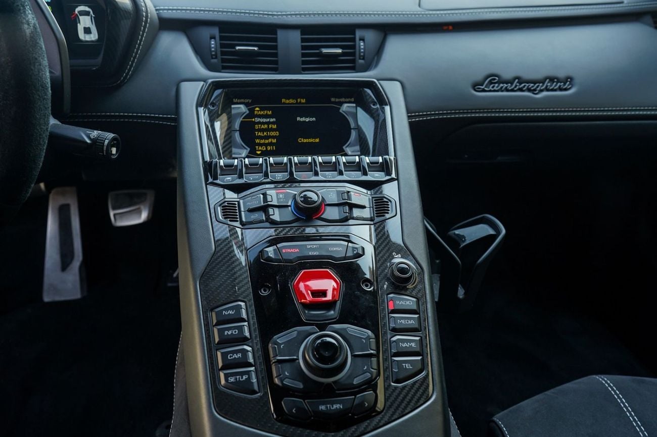 Lamborghini Aventador S Lamborghini Aventador S 2018 Korean Specs (On an appointment basis)