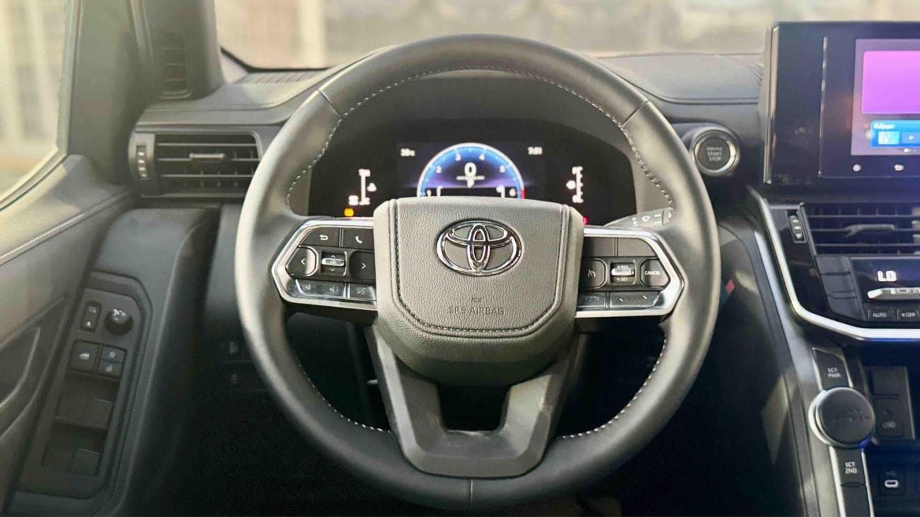 Toyota Land Cruiser GXR BASIC BLACK INTERIOR 2025