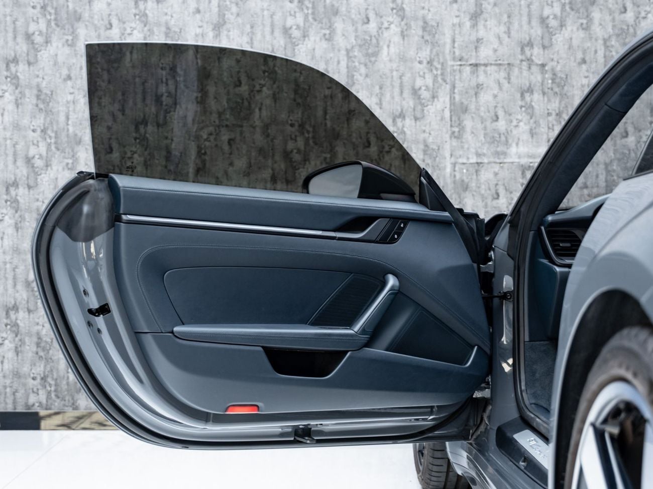 Porsche 911 CARRERA