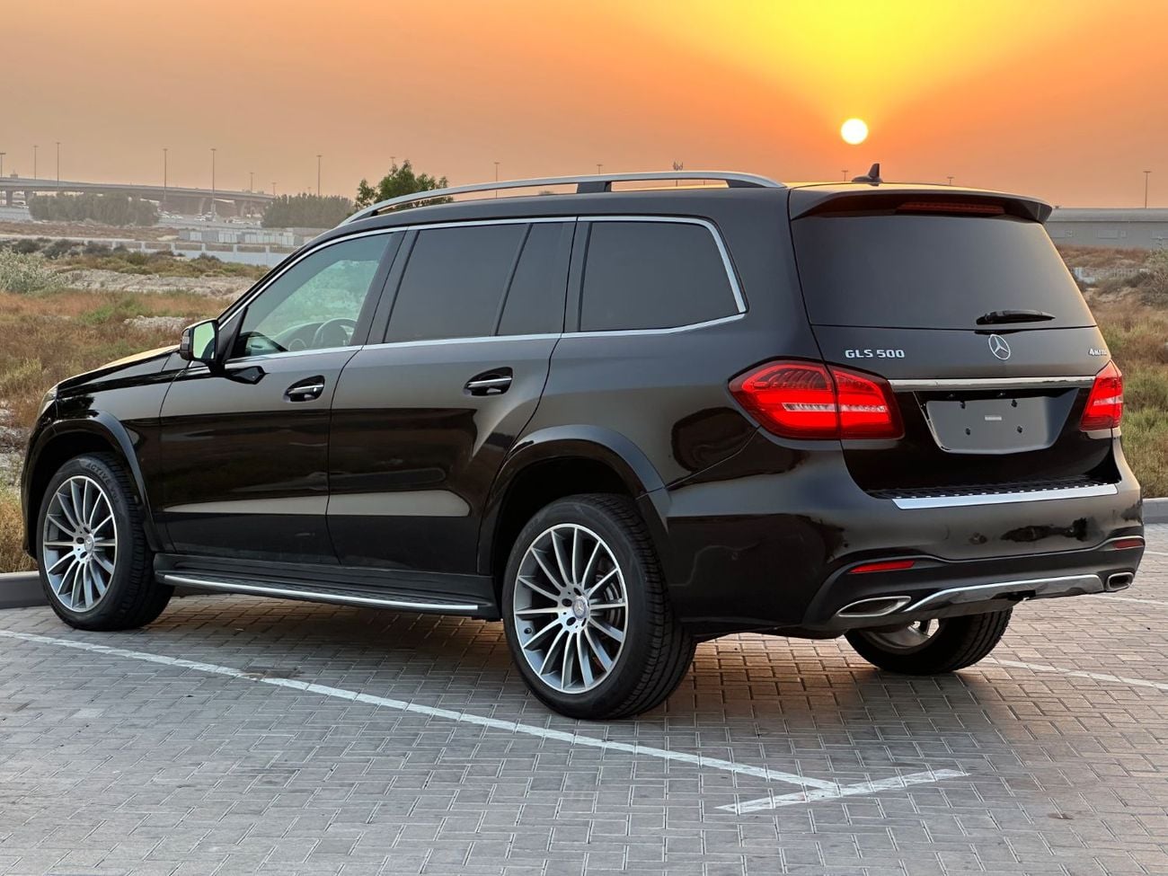 مرسيدس بنز GLS 500 ستاندارد