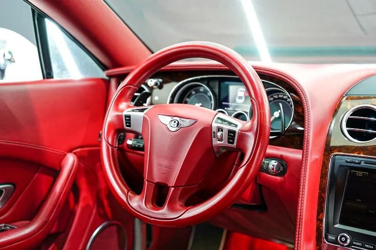 بنتلي كونتيننتال جي تي 2014 Bentley Continental GT, V8, GCC Specs!!