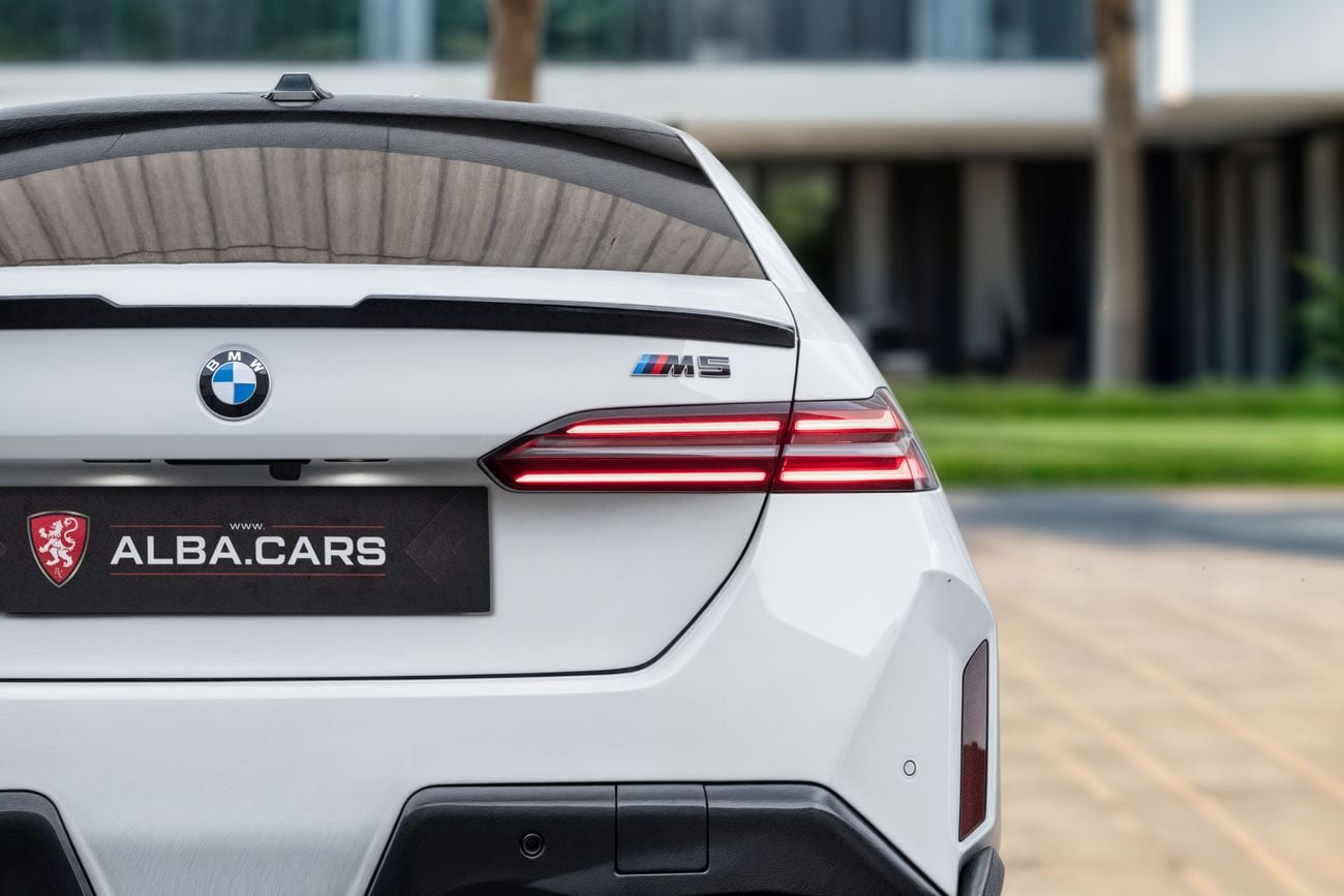 بي أم دبليو M5 M5 | 8,617 P.M | 0% Downpayment | 2025 BMW M5 | V8 Performance!