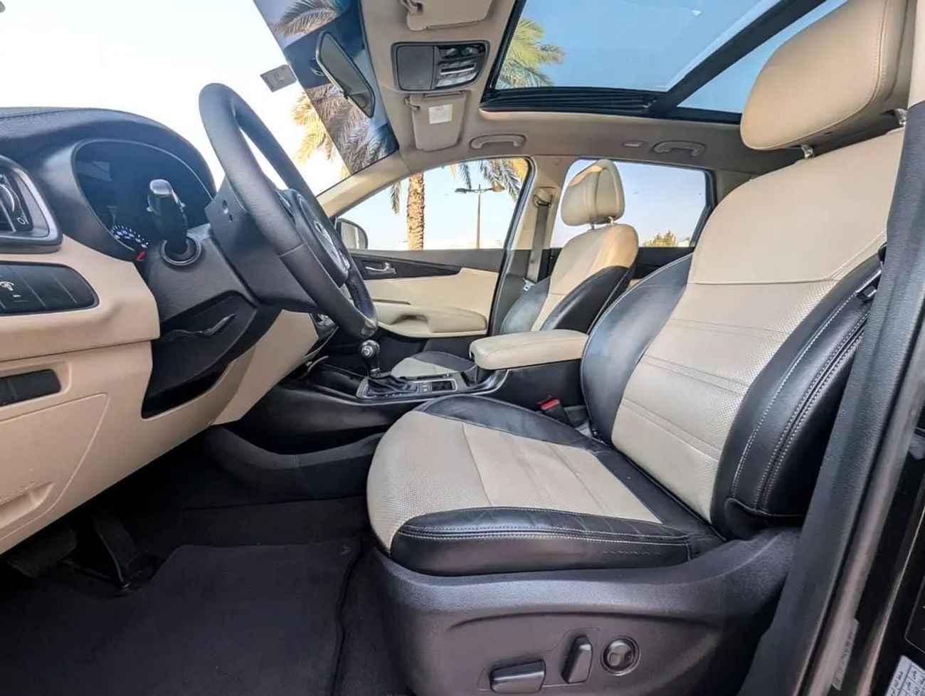 Kia Sorento LX Premium| Panoramic Roof | Full Option | V4 2.4L | AWD