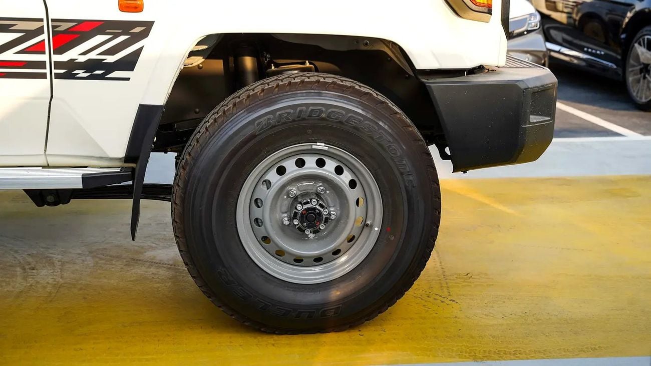 Toyota Land Cruiser 70 LC71 LX GCC Specs