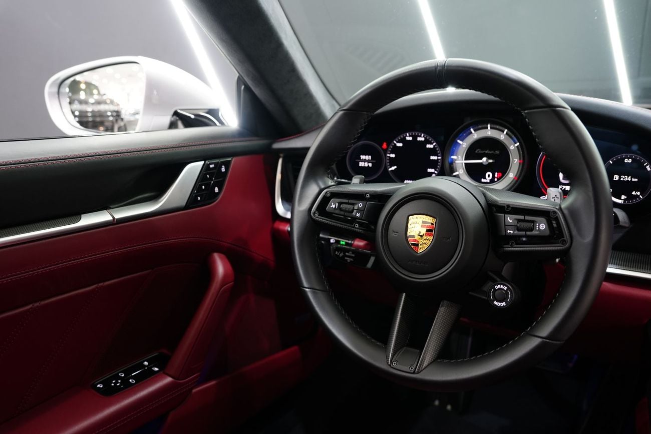 Porsche 911 TURBO S Coupe, Ceramic Brakes, Lifting System, Carbon Fiber Interior!!