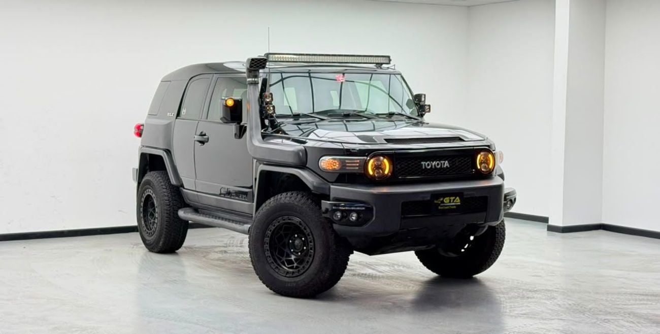 Toyota FJ Cruiser VXR 2014 Toyota FJ Cruiser VXR, Full Toyota Service History, GCC Specs