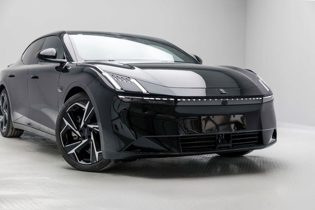 Lynk & Co Z10 Max EV - Black Inside White | Export Only