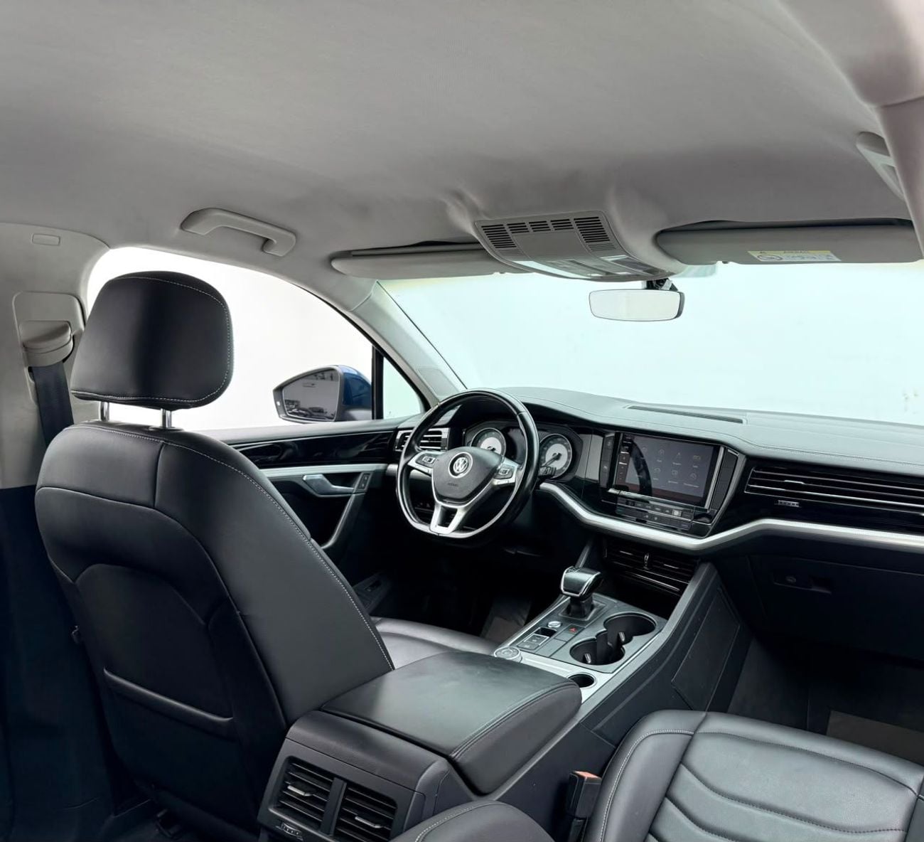 Volkswagen Touareg TRENDLINE 2018 Volkswagen Touareg Trendline, Full Service History, Fully Loaded, Excellent Condition, GCC