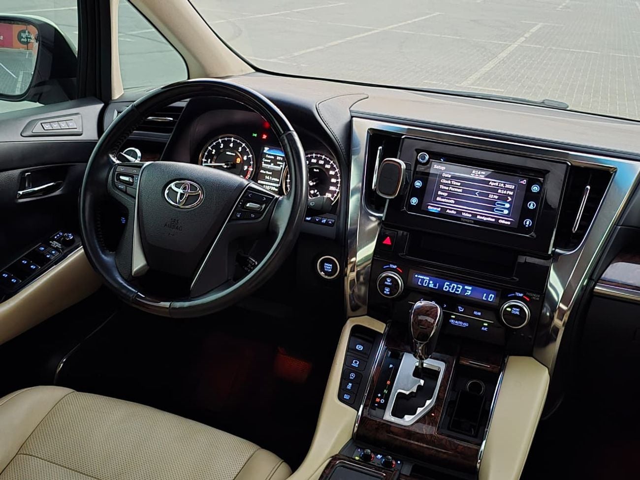 Toyota Alphard LIMITED 2019 Toyota Alphard V6 // Perfect condition // Single owner // Full option