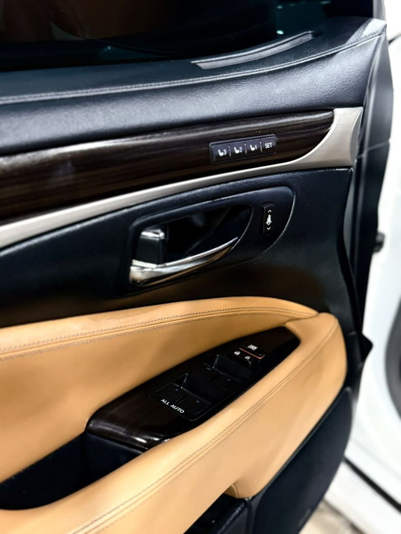 Lexus LS460 PRESTIGE SWB 39000