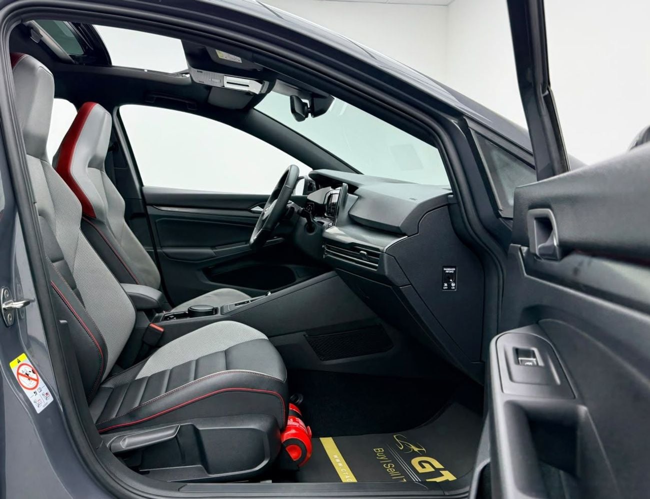 فولكس واجن جولف GTI P2 فولكس فاجن جولف GTI P2 موديل 2022، ضمان، سجل صيانة كامل لدى فولكس فاجن، كاملة المواصفات، خليجية