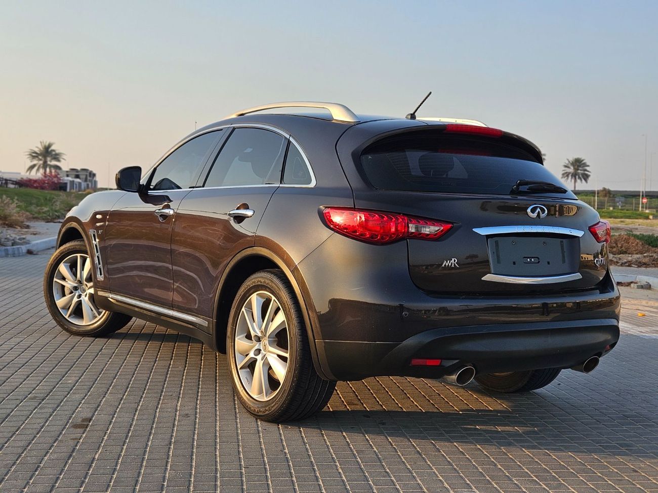 إنفينيتي QX70 إكسيلنس