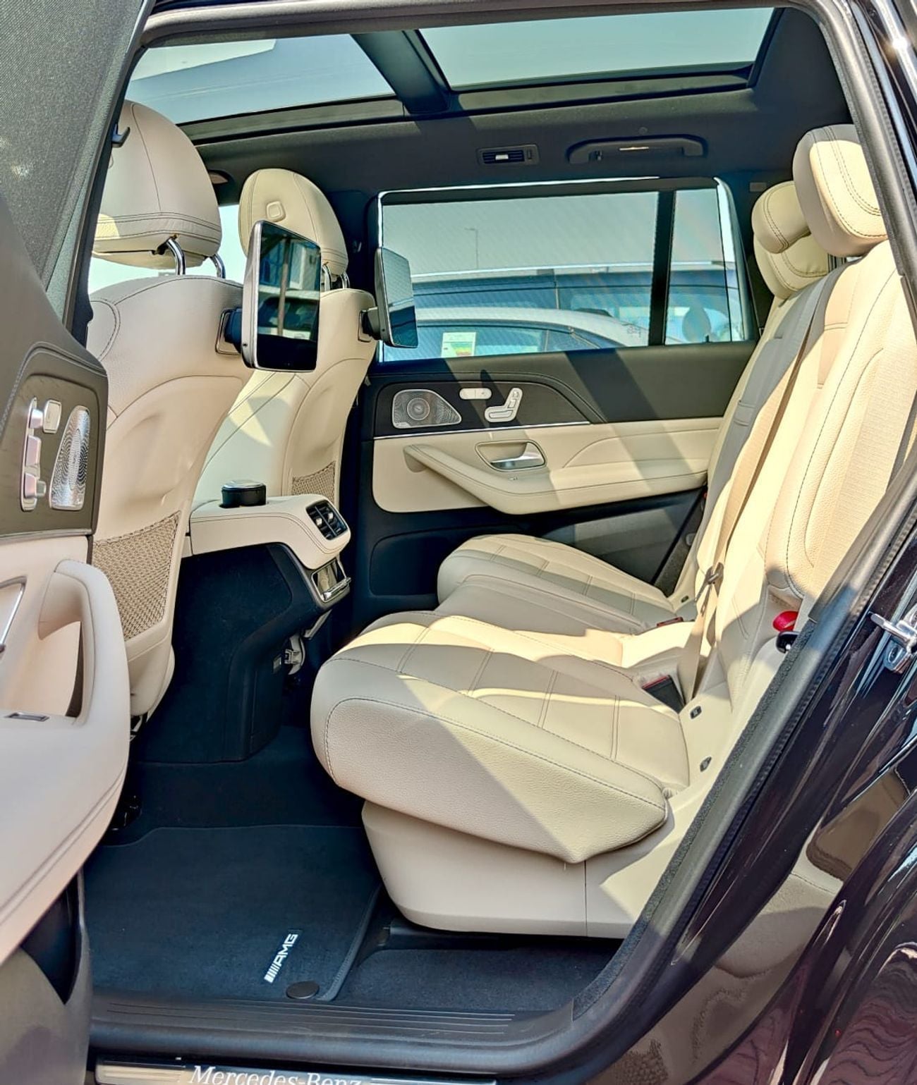 مرسيدس بنز GLS 450 4MATIC ضمان وخدمة AMG Premium Plus لمدة 5 سنوات حتى عام 2024 في دول مجلس التعاون الخليجي