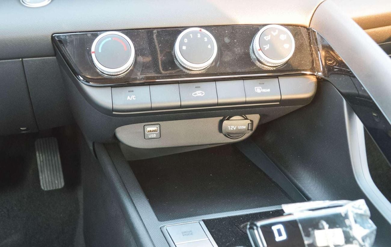 Hyundai Elantra SMART 1.5L FWD PETROL SEDAN 2026