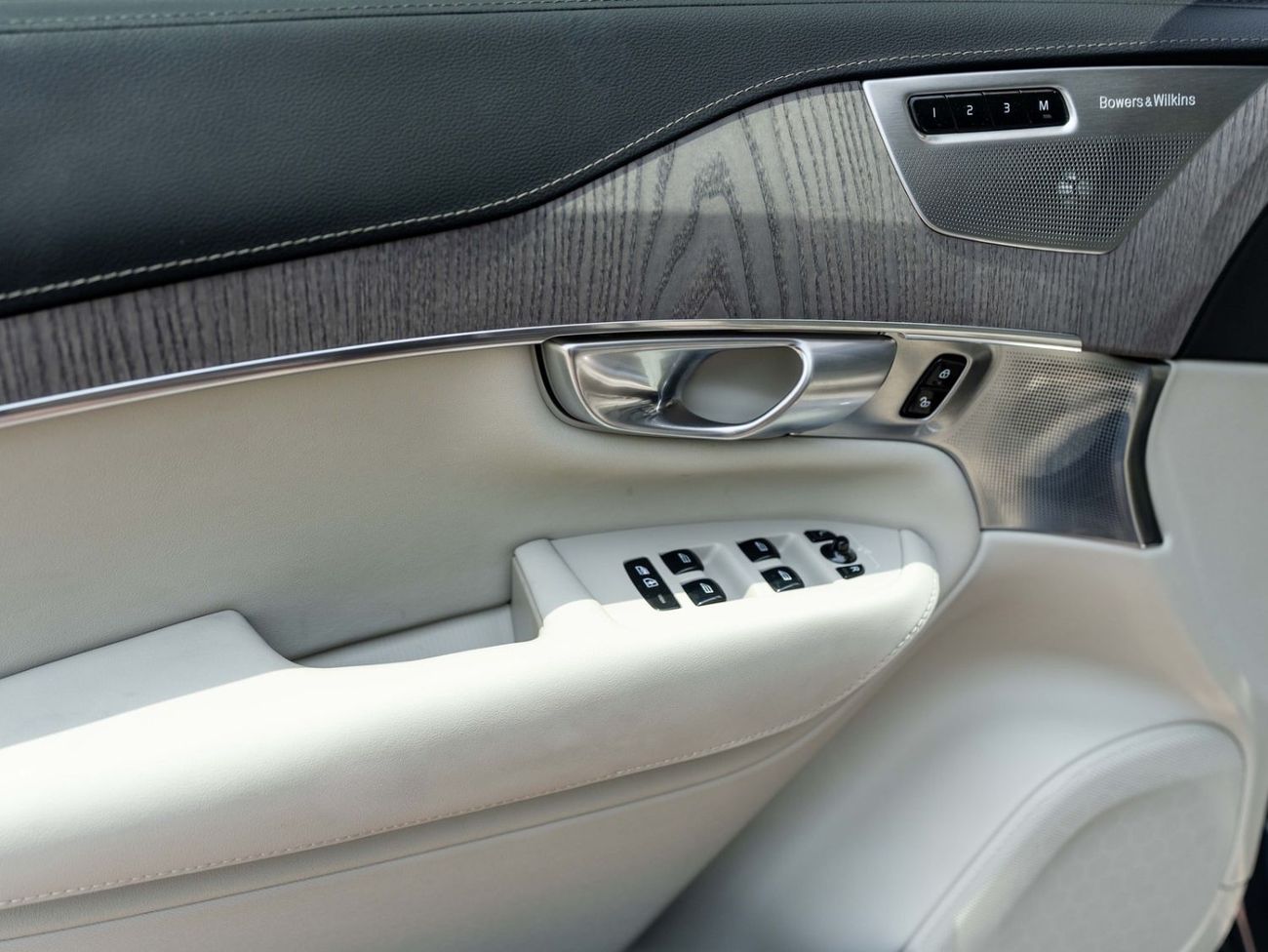 Volvo XC90 B6 Ultimate Bright Volvo XC90 B6 2024 GCC specs