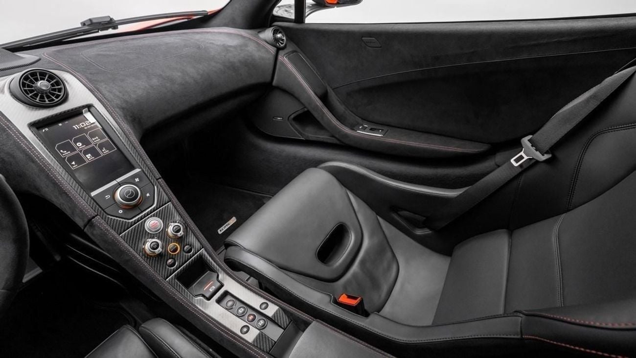 McLaren 675LT COUPE - 2016 - GCC Specs - Delivery Mileage