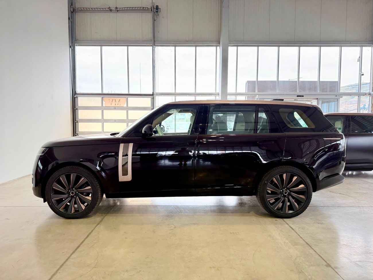 Land Rover Range Rover SV LWB P615
