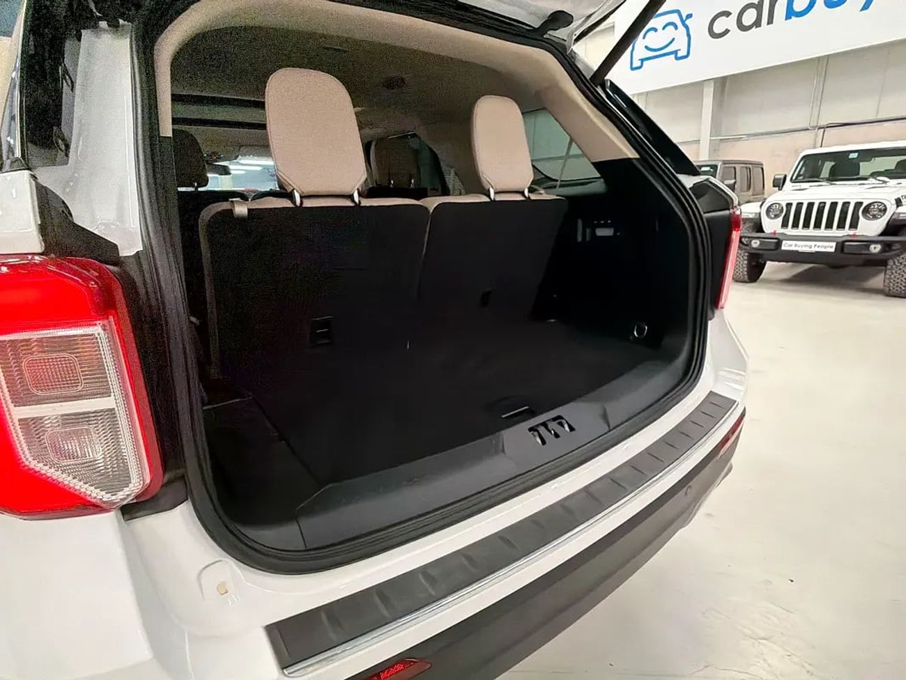 Ford Explorer LIMITED 1,351pm Zero Down Available Limited GCC Specs