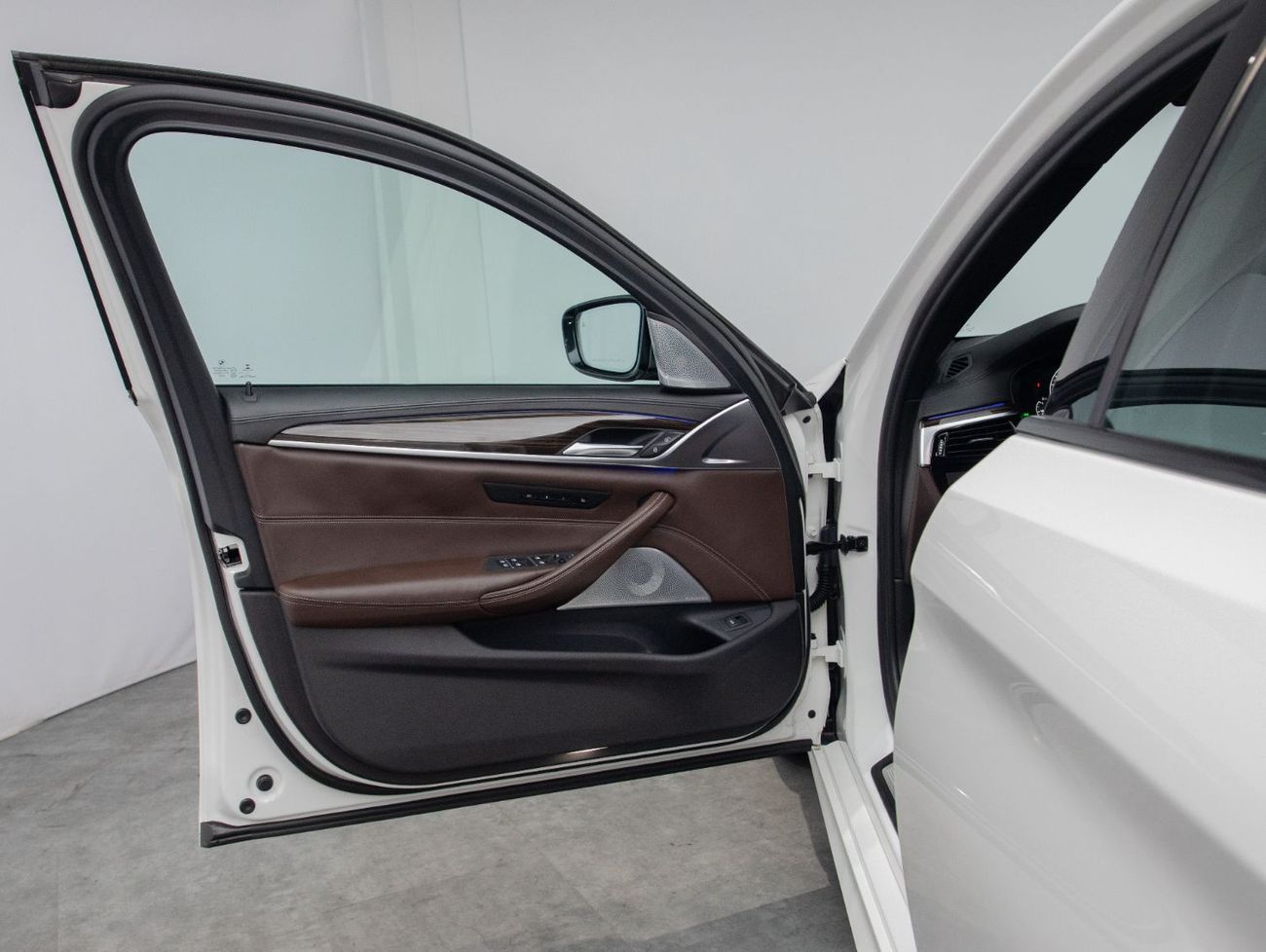 BMW M550i STANDARD