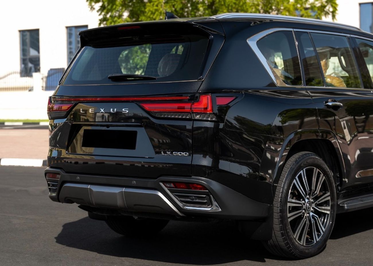 لكزس LX 600 SIGNATURE with Mark Levinson / Black in Tan / 22inch Rims