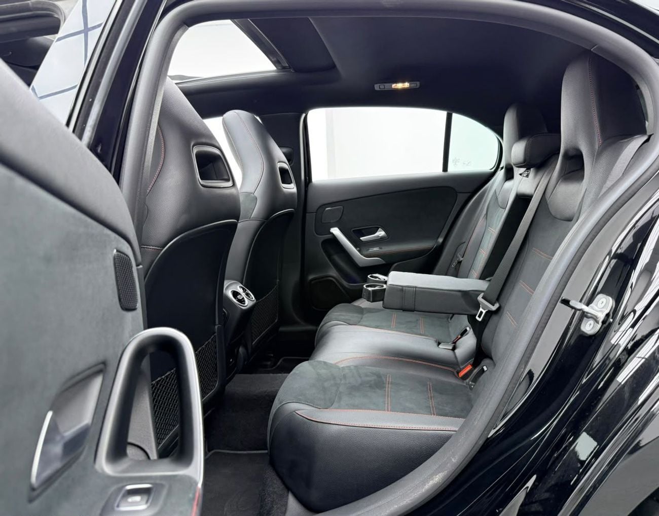 Mercedes Benz A200 PREMIUM 2023 Mercedes Benz A200, 2028 Mercedes Warranty, Full Mercedes Service History, Fully Loaded, GCC