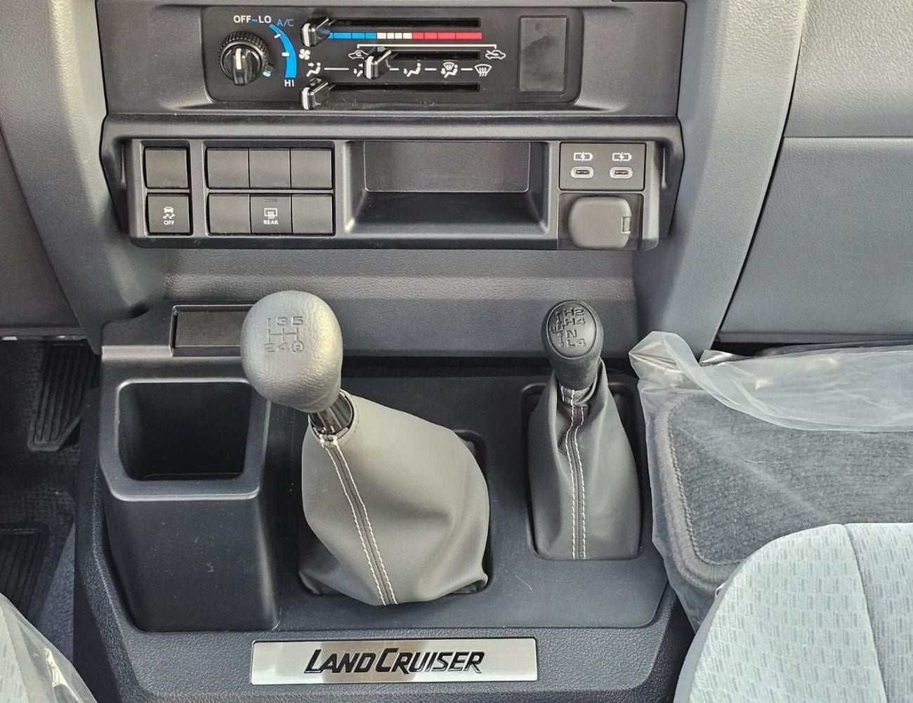 Toyota Land Cruiser 70 HARDTOP LC76 LXA 5 DOOR || 4.0L PETROL M/T | REAR CAMERA | PWR WINDOWS | SNORKEL (CODE # 76MM)