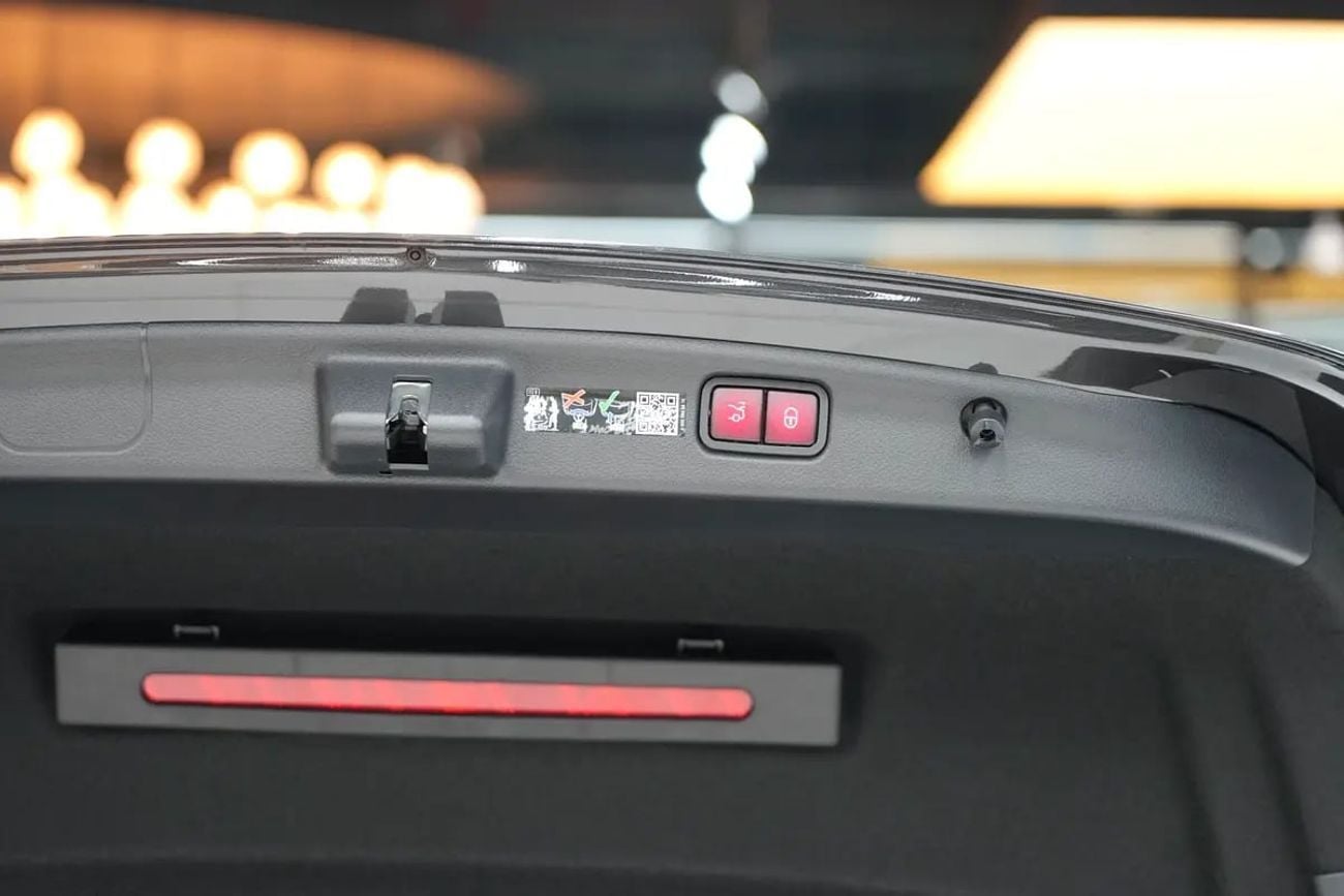 مرسيدس بنز C 200 PREMIUM PLUS GCC 0km | Agency Warranrty | AMG Package