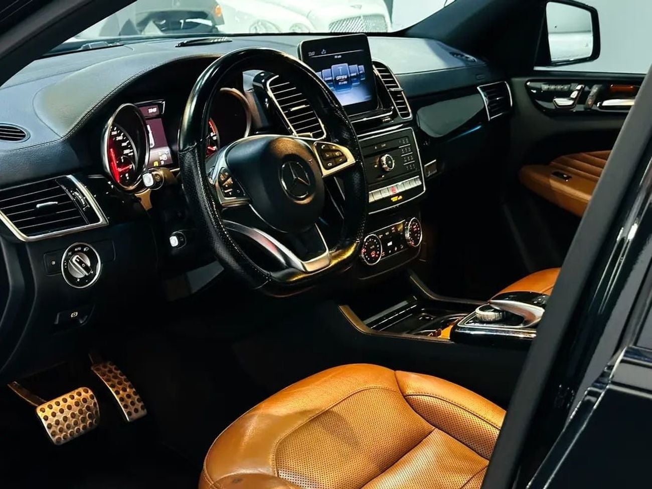 مرسيدس بنز GLE 43 AMG STANDARD