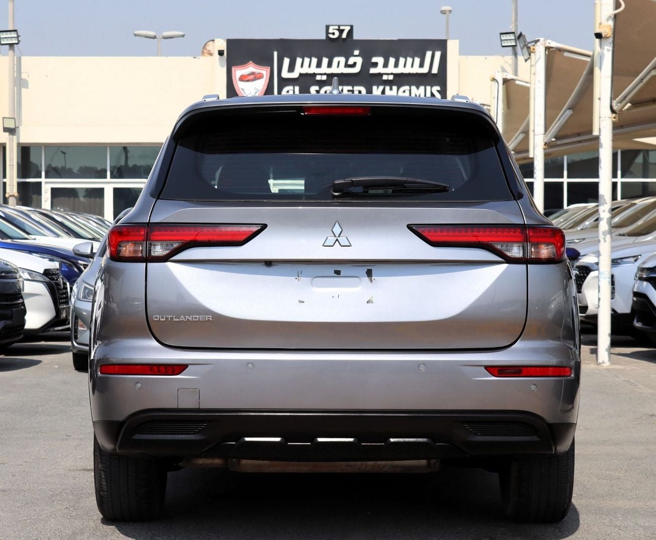 Mitsubishi Outlander GLX MIDLINE ACCIDENTS FREE - GCC - M LINE - ENGINE 2500 CC - PERFECT CONDITION INSIDE OUT