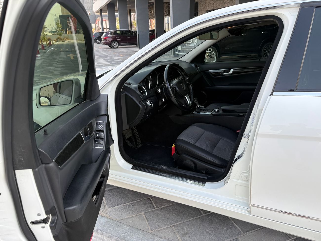 Mercedes Benz C200 AVANTGARDE BUSINESS