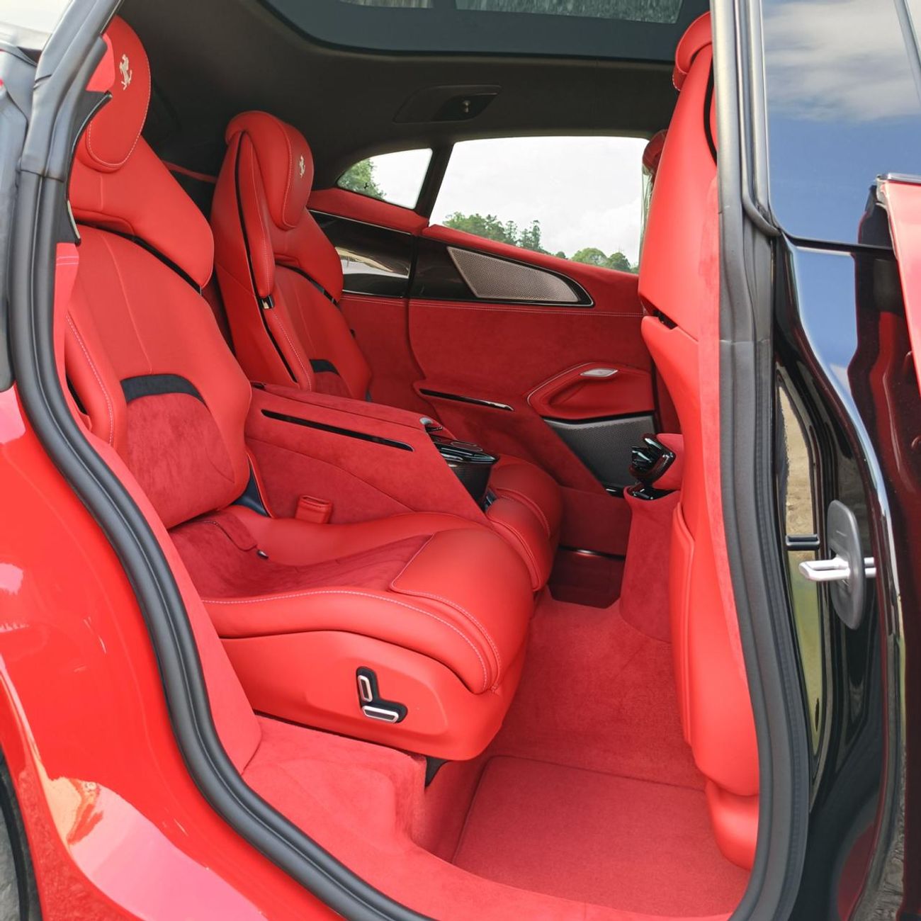 Ferrari Purosangue STANDARD 6.5 V12 715HP Tailor made Verde Dora Export Price