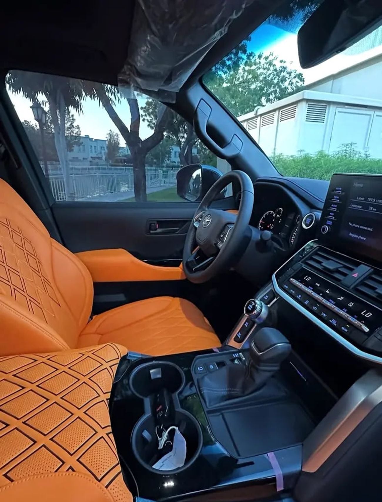 تويوتا لاند كروزر VXR 4.0L - GCC Specs - Brand New!