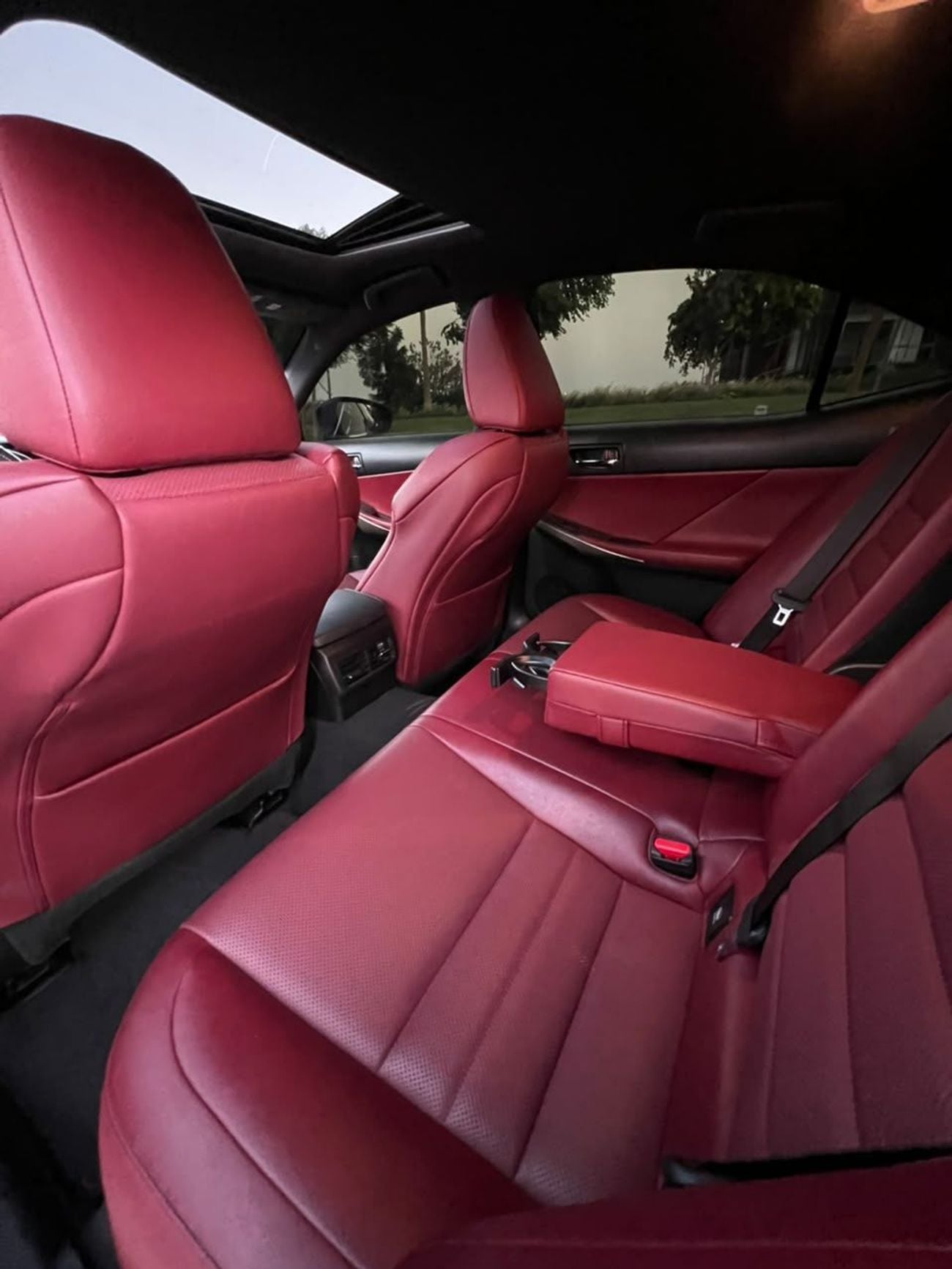 لكزس IS 350 F SPORT PLATINUM