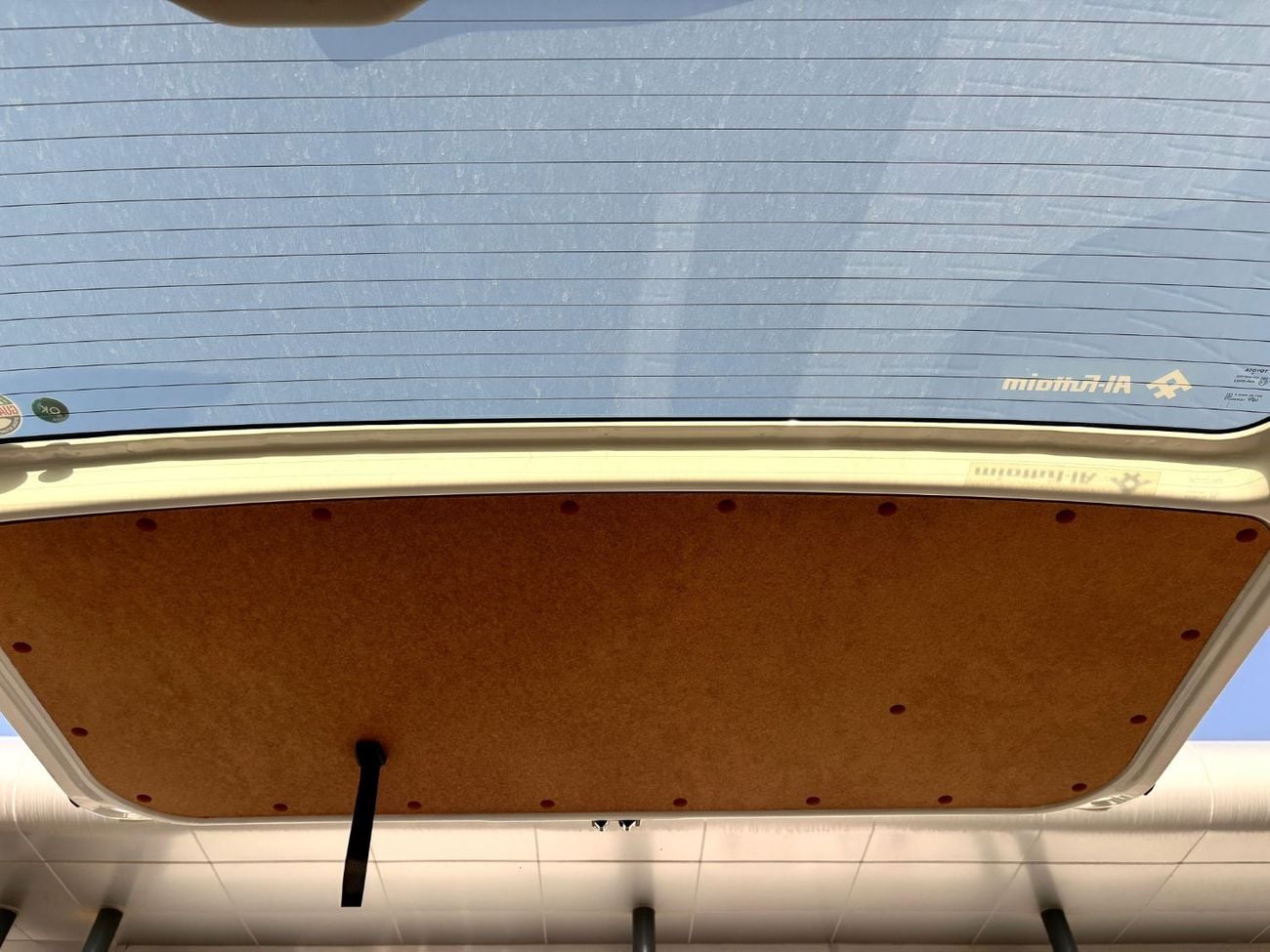 Toyota Hiace GL - STANDARD ROOF CARGO MANUAL TRANSMISSION