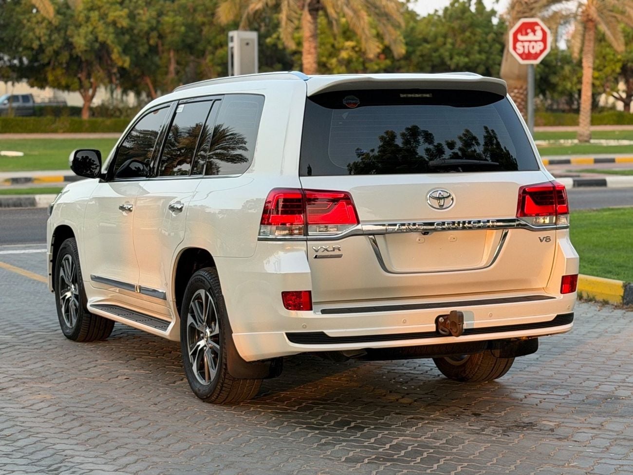 Toyota Land Cruiser GXR Grandturing V8