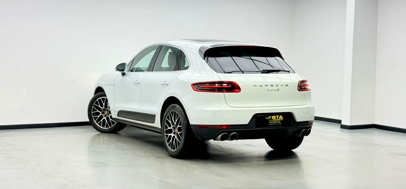 Porsche Macan S, Service History, Carbon Fiber Interior, Fully Loaded, Excellent Condition, GCC