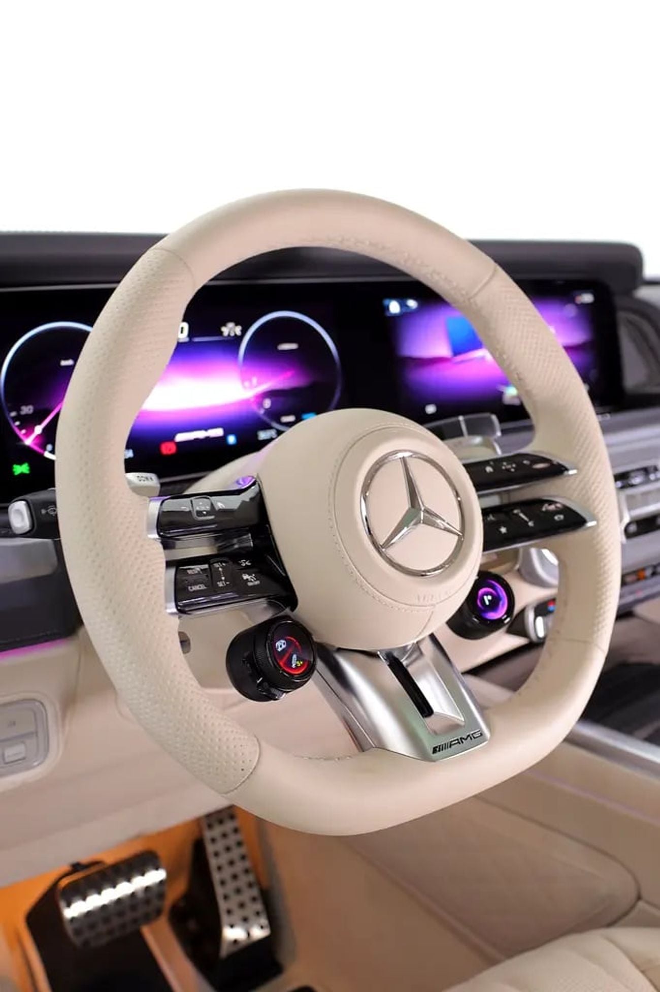 Mercedes Benz G63 AMG G63 MANUFAKTUR SPECIAL OLIVE + CARBON INTERIOR + 5 YEARS DEALER WARRANTY + SERVICE