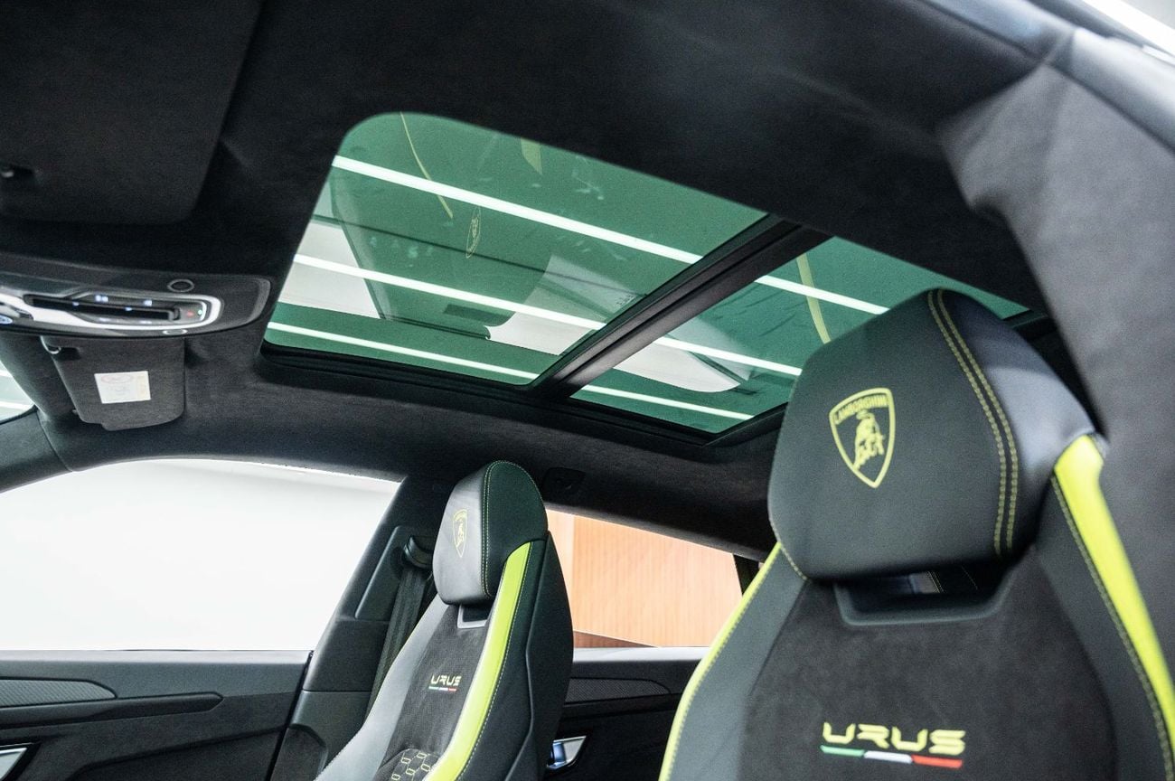 Lamborghini Urus STANDARD Pearl Capsule – European Specs – Accident Free