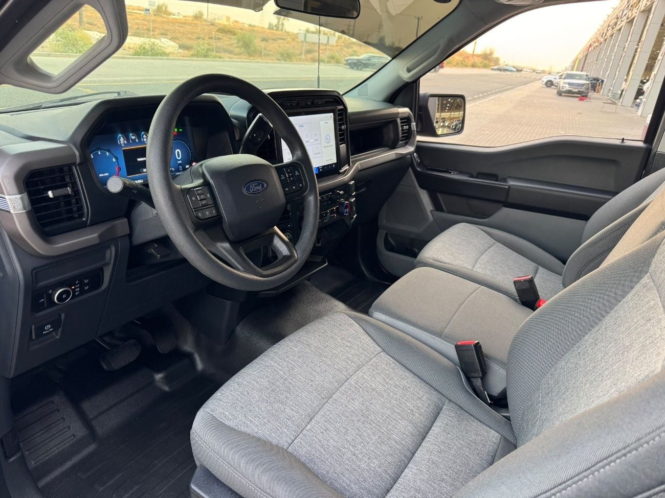 فورد F 150 XL V8 5.0 / 4X4 / RADAR / HEADERS /ROAD ASSIST / ELECTRONIC CLUSTER / BIG SCREEN