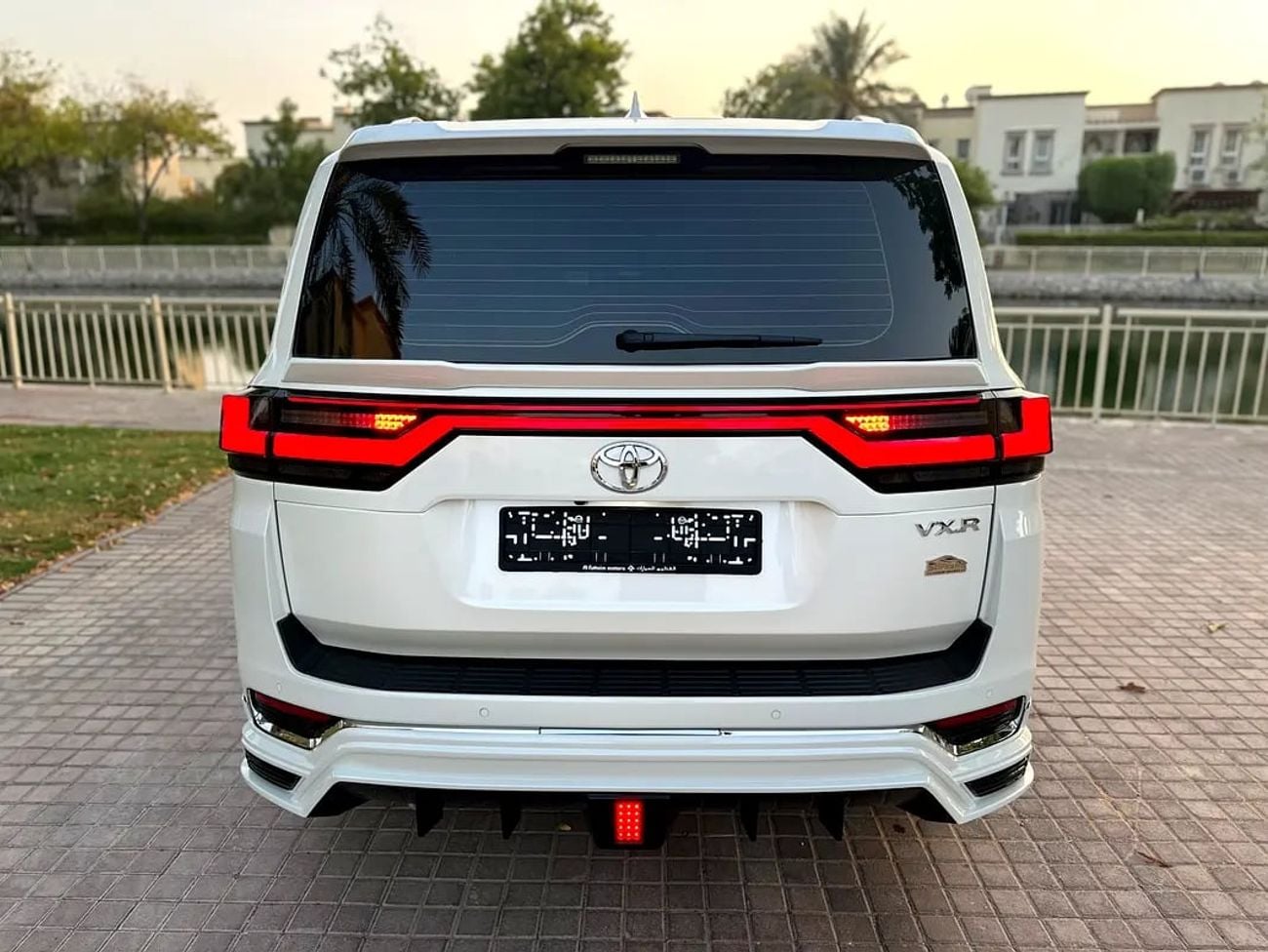 تويوتا لاند كروزر VIP Edition, Wald Body Kit, Gcc, Brand