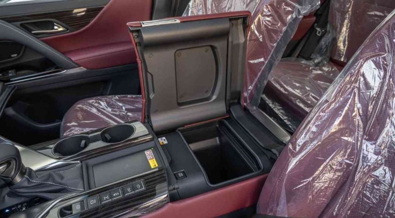 لكزس LX 600 Urban أوربان - ECTAV0002 - لكزس LX600 أوربان 2026 - محرك بنزين 3.5 لتر، ناقل حركة أوتوماتيكي - لون أبيض مع