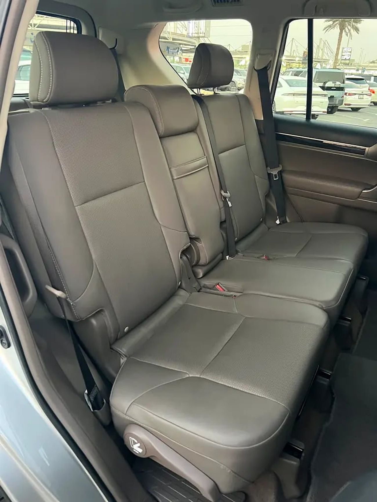 لكزس GX 460 GX 460 GCC Specs full option single owner full service history from al Futtaim automobile