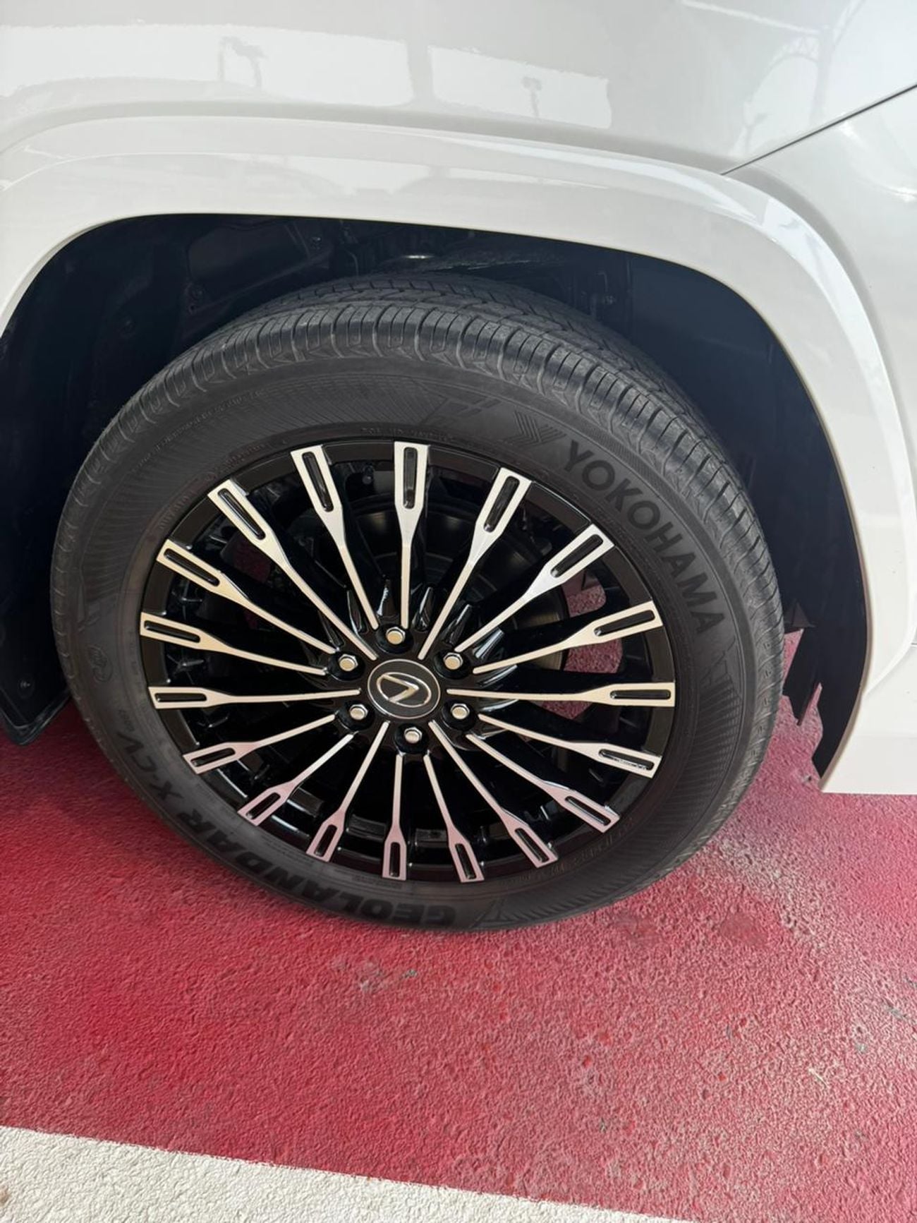 لكزس LX 700h VIP لكزس LX700h VIP كورو
